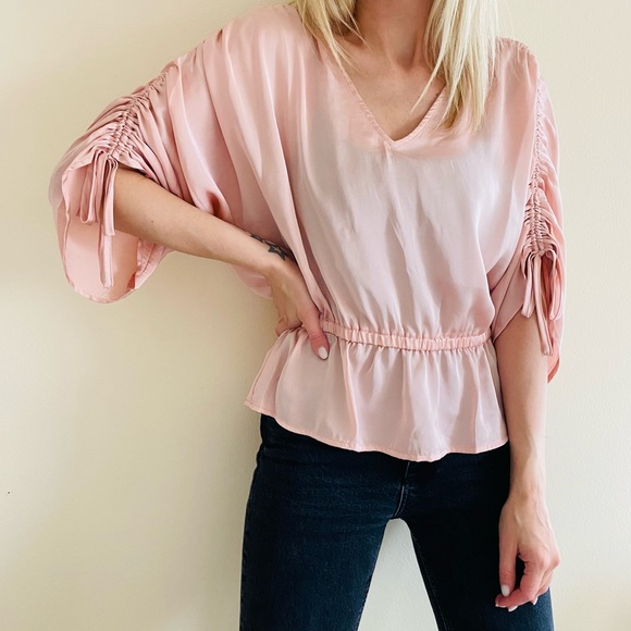 New Vince Camuto Pink Ruched Tie Sleeve Flowy Blouse - Picture 2 of 7